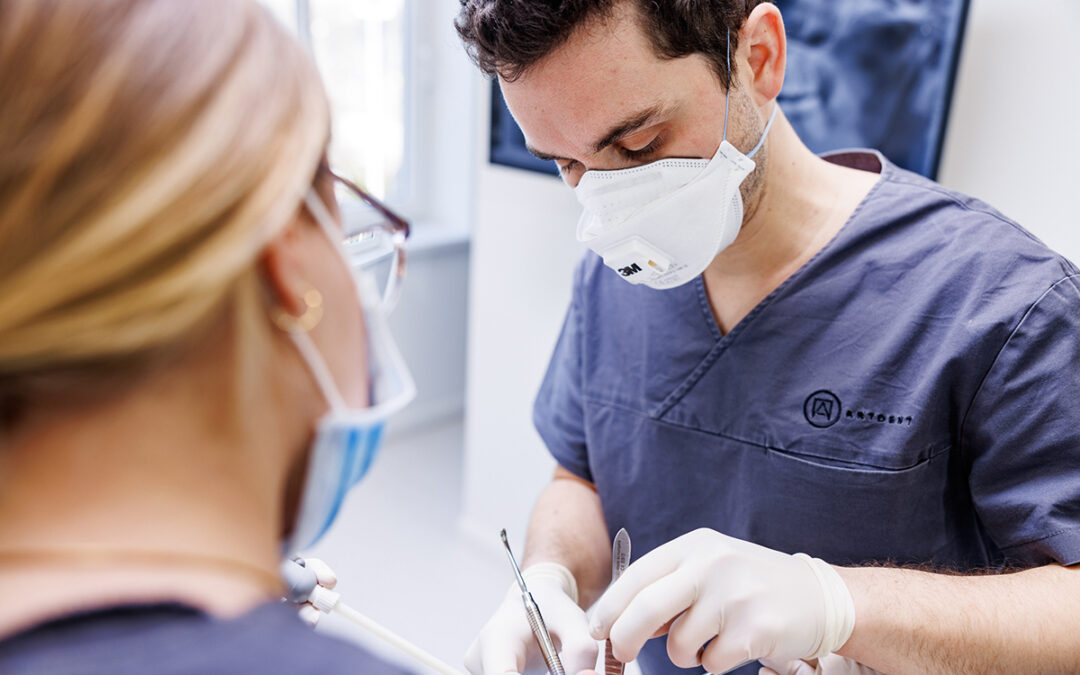 Csontpótlás implantátum előtt – mikor elkerülhetetlen, és mennyivel hosszabbítja meg a kezelést?